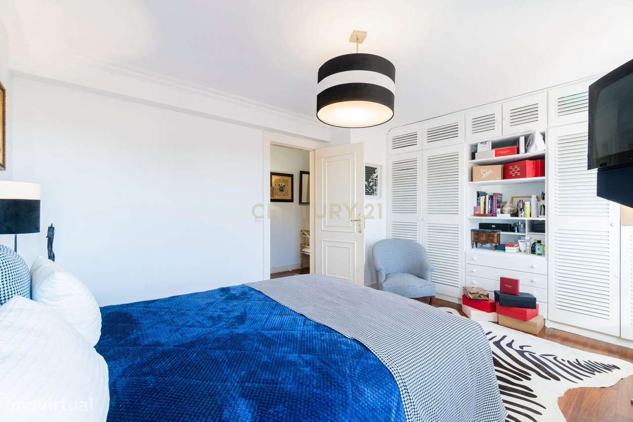 Moradia Isolada T6 com Garagem e Piscina Coberta na Quinta da Beloura-25