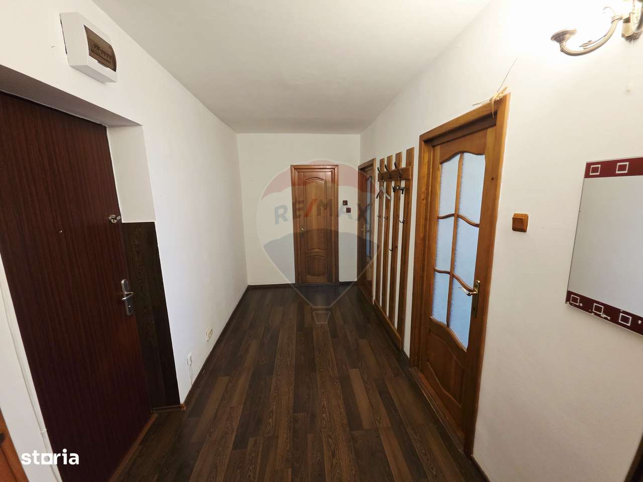 Apartament cu 2 camere de vânzare în zona 1 Mai - Imagine principală: 2/20