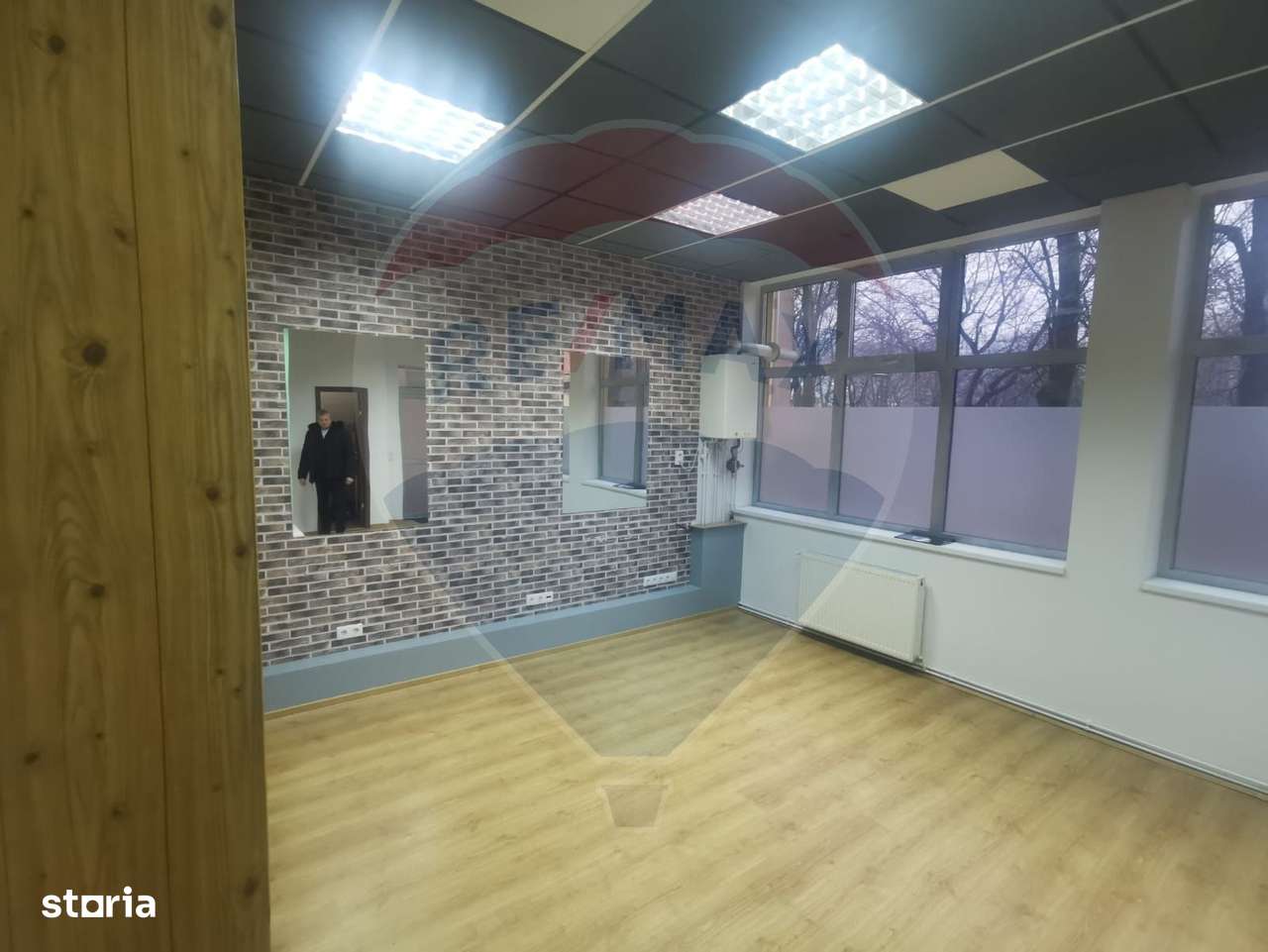 DE ÎNCHIRIAT – Spațiu comercial 34 mp, Piața Revoluției, Baia Mare - Imagine principală: 4/4