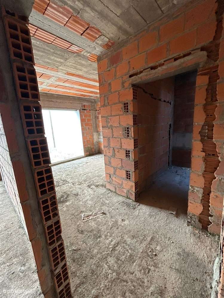 Moradia Geminada T4 Venda em Oliveira do Douro,Vila Nova de Gaia - Grande imagem: 4/8