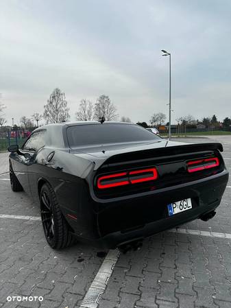 Dodge Challenger 6.4 Scat Pack - 4