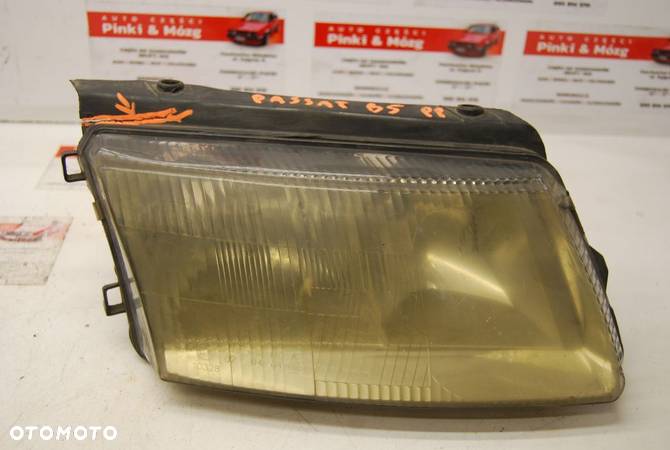 LAMPA PRAWY PRZÓD PRZEDNIA VW PASSAT B5 PRZEDLIFTEM - 1