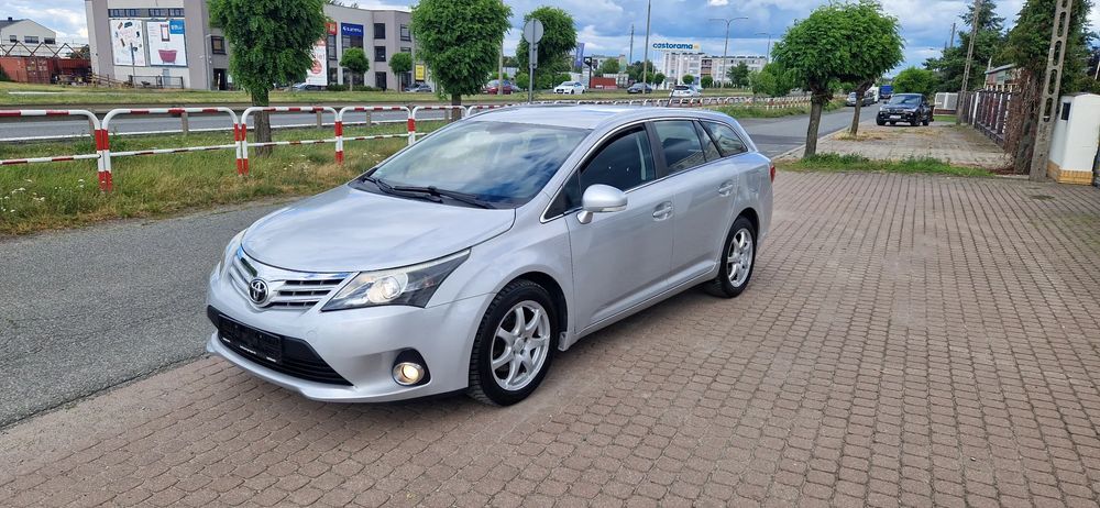 Toyota Avensis III (2009-) 2.2 D-4D Comfort 2012