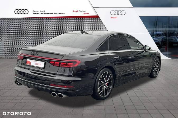 Audi S8 - 2