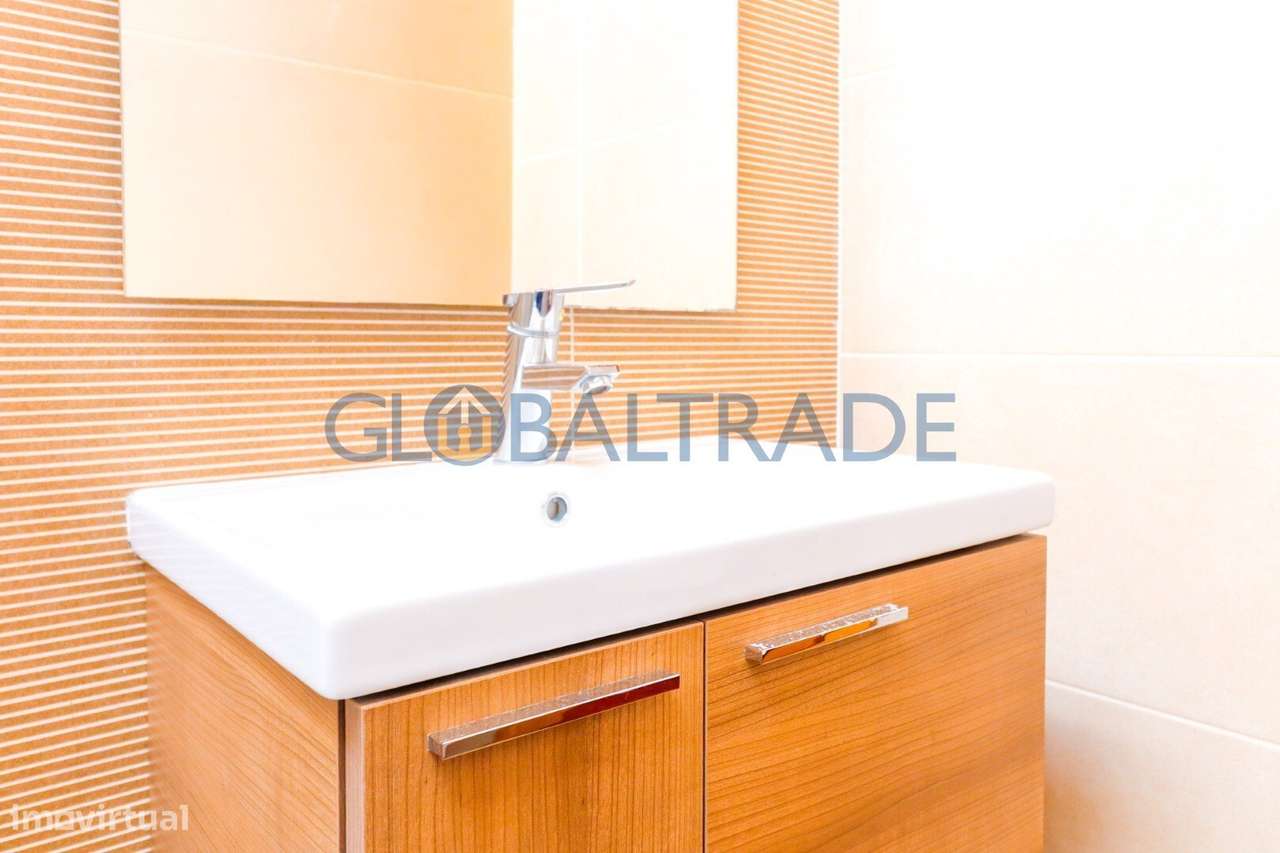 Moradia T3 com Terraço em Valbom-47