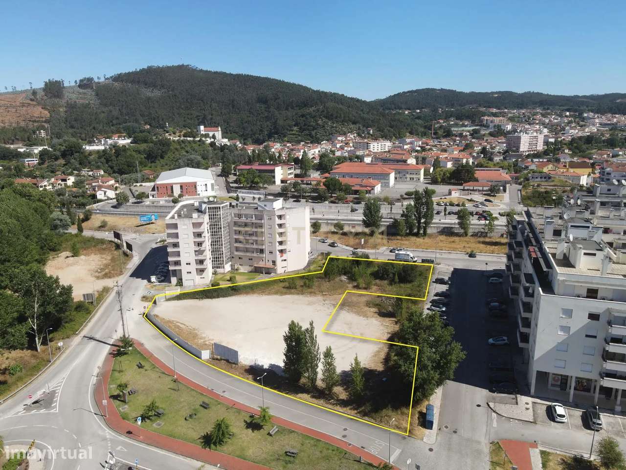 APARTAMENTO T4  EM MIRANDA DO CORVO-13