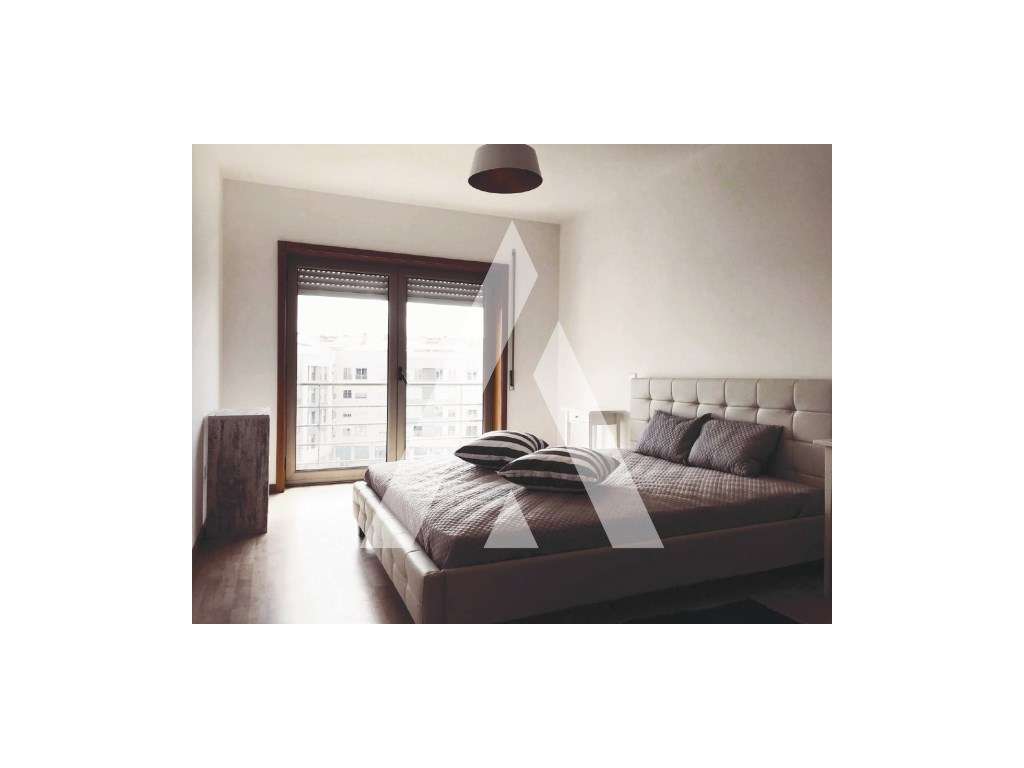 Apartamento T2 localizado perto do Centro comercial Glicínias!-19