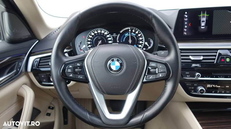 BMW Seria 5 530e Aut. Luxury Line - 13