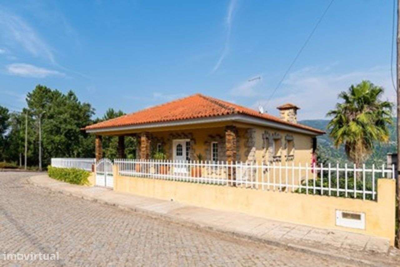 MORADIA T4 com jardim, 3 frentes em Bairros - Castelo de Paiva - Grande imagem: 4/41