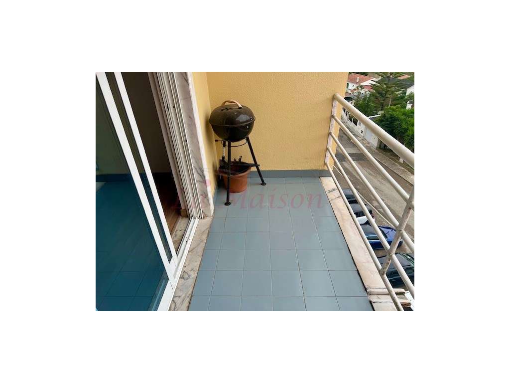 Apartamento T3+1 em Casal de Cambra-30