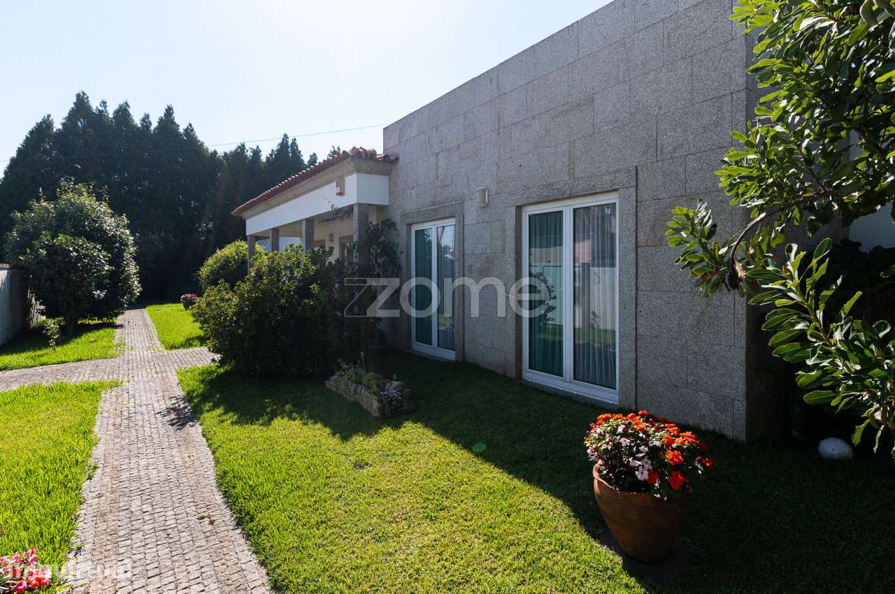 Moradia Térrea com 4 Suites e Bosque privativo em Moreira | Maia - Grande imagem: 4/46