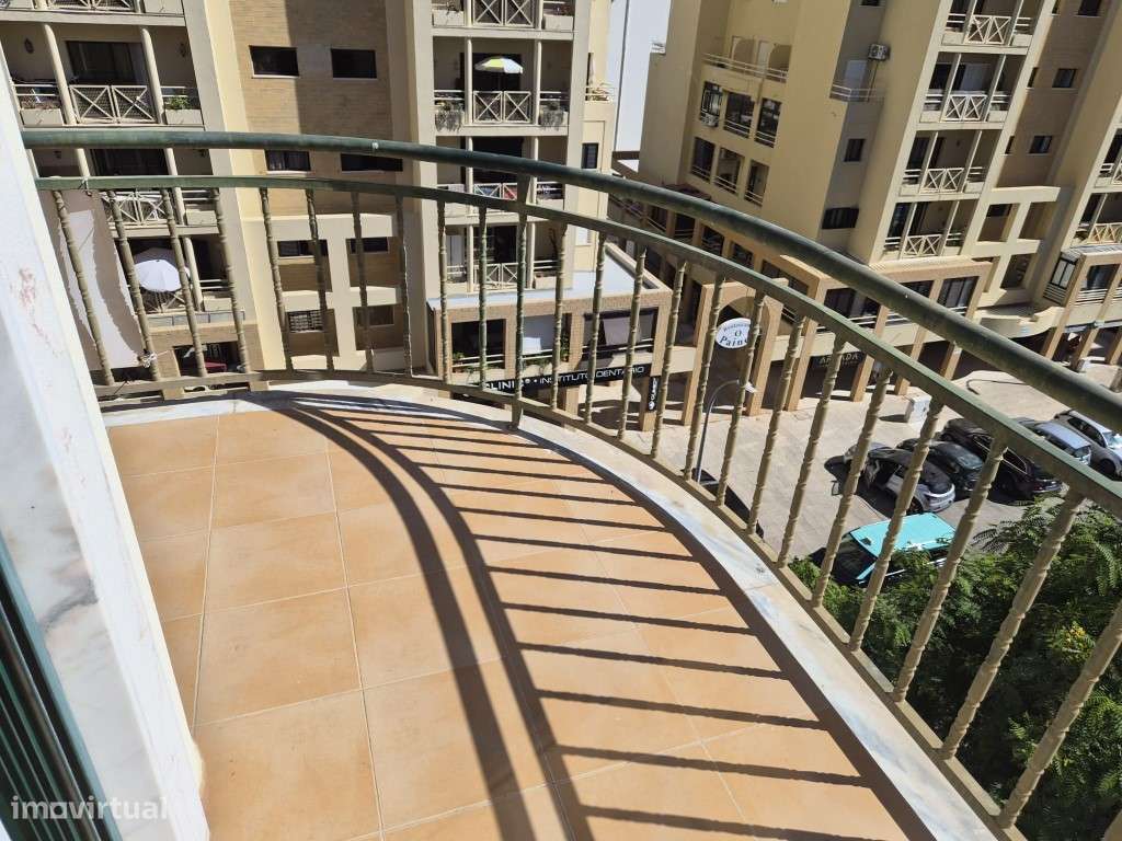 Magnífico T1 com 85 m² no Centro de Quarteira - A Passos da Praia-17