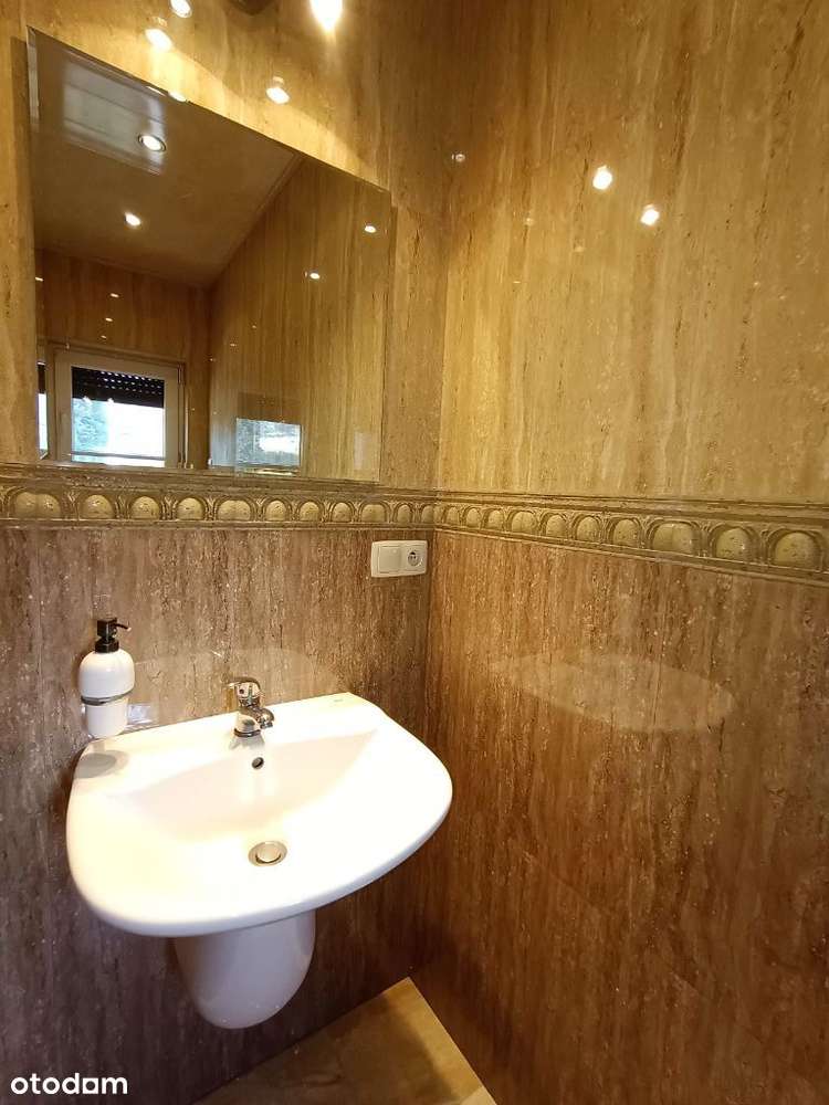 Dwa domy  z osobnymi wejściami połączone zimowym ogrodem-16