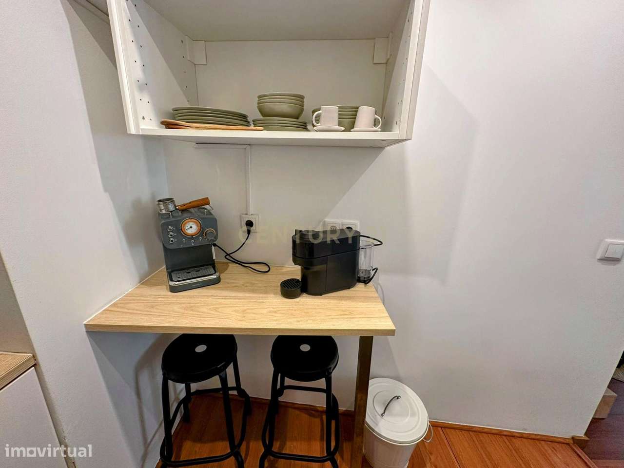 Apartamento T1 transformado em T0 no coração de Lisboa.-12