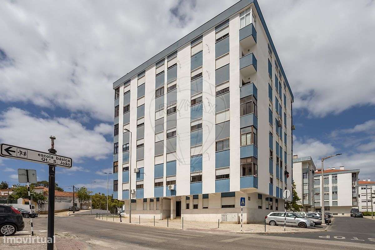 Apartamento T2 para venda em Paio Pires-23