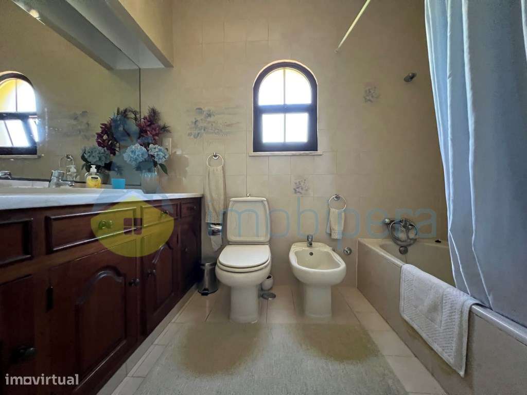 SOBERBA MORADIA T6 COM CASA DE HOSPEDES EM ANEXO-10