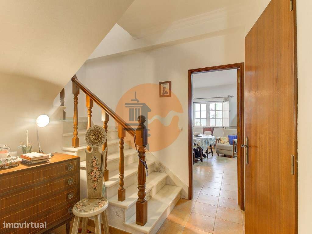 Moradia T3+2 com Jardim, Garagem e Vista Castelo no Centro de Castr...-31