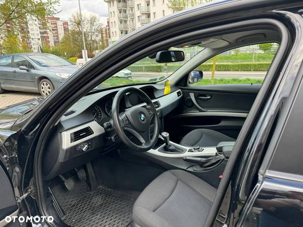 BMW Seria 3 320d Efficient Dynamics - 11