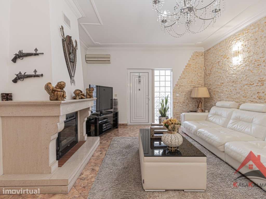 Moradia Isolada T4 com Aproveitamento de Sótão - Quinta do Conde-5