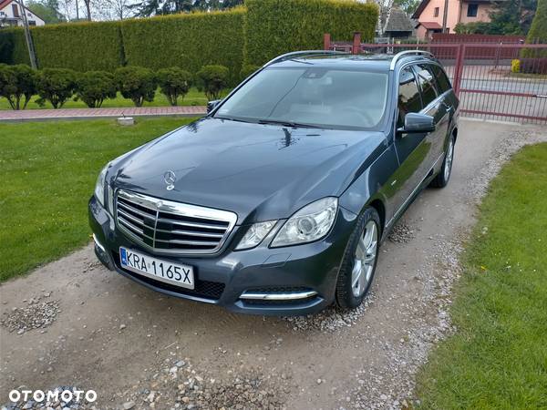 Mercedes-Benz Klasa E 350 T CDI DPF 4Matic BlueEFFICIENCY 7G-TRONIC - 2