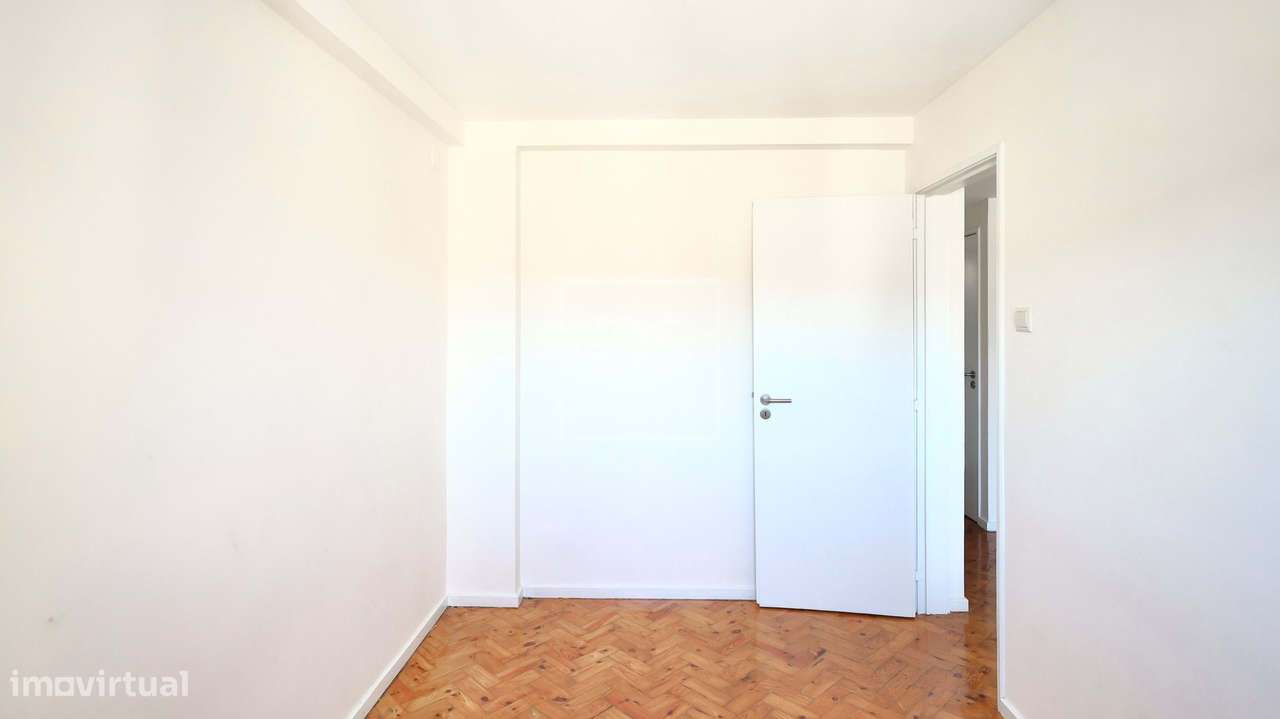 APARTAMENTO T2 RENOVADO E MOBILADO - Grande imagem: 5/17