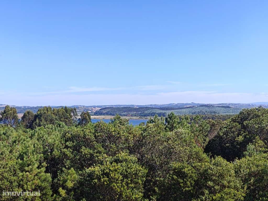 Lote com moradia iniciada junto aos campos de golfe e às praias-17