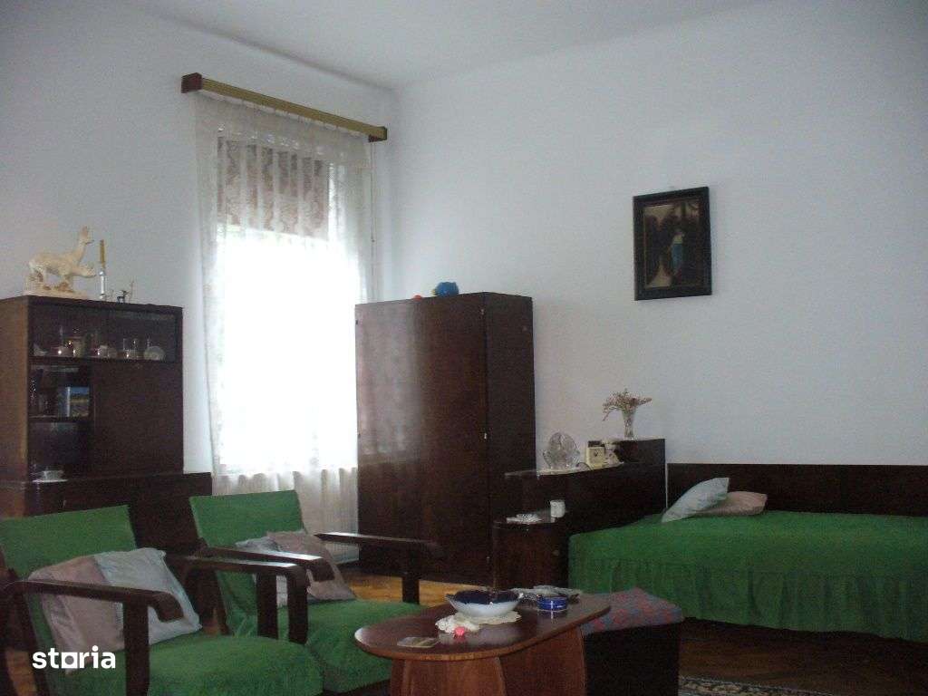 Apartament la casa zona centrala - Imagine principală: 2/13