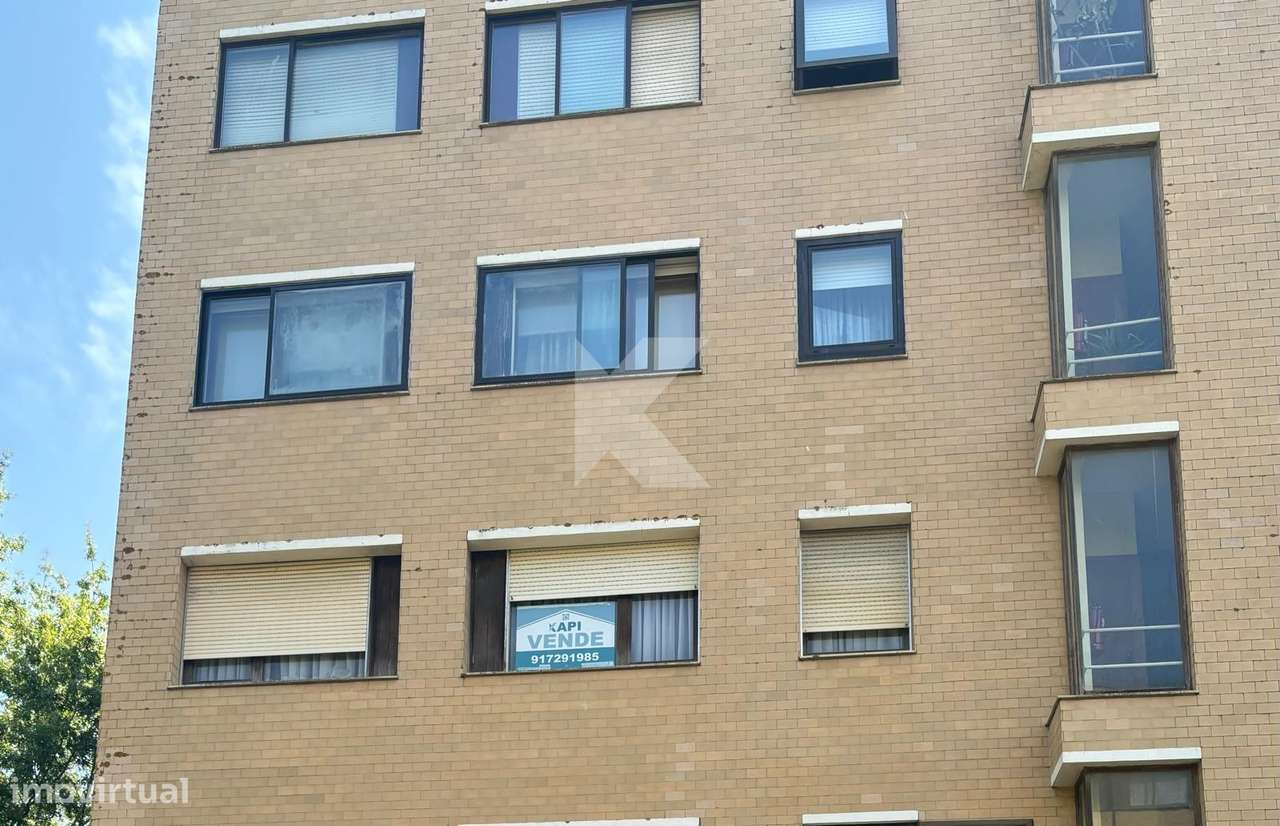 Apartamento T4 com garagem junto ao Rio Douro-34