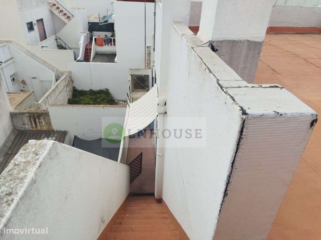 Apartamento T2 com terraço para venda no centro de Vila Real de San...-20