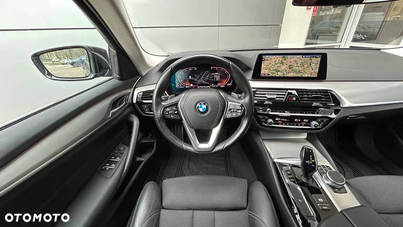 BMW Seria 5 520d xDrive Sport Line sport - 27