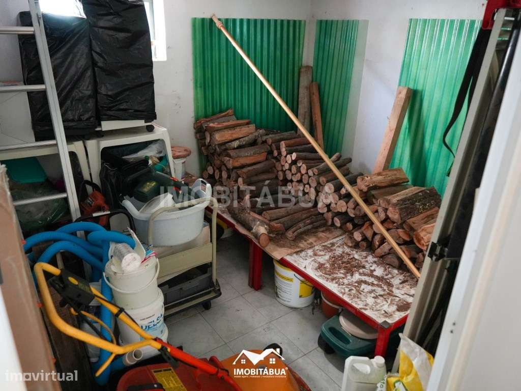 Moradia T5 com Piscina (Jacuzzi Integrado), Jardim e Churrasqueira-32