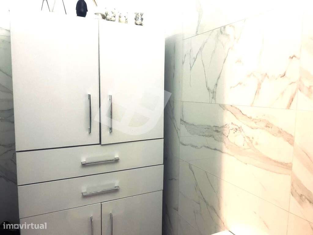 Apartamento T4 c/ Varanda - Av. Lourenço Peixinho-37