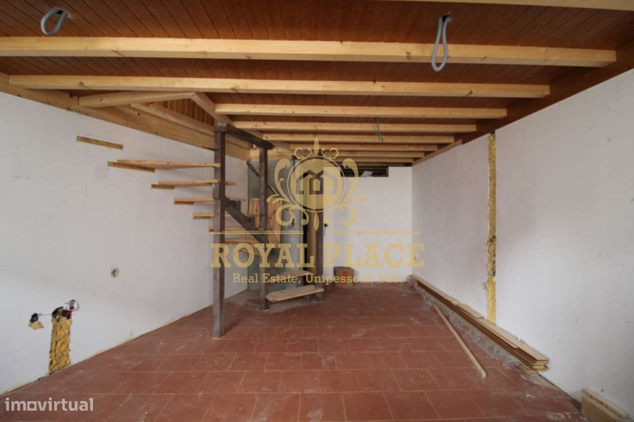 Moradia V2 Renovada com Anexo, Lourosa-28