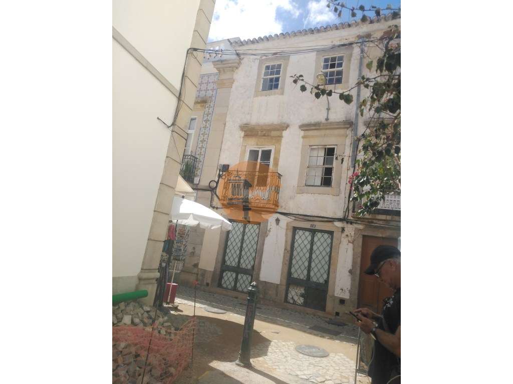 Prédio para reconstrução em pleno centro histórico de Tavira. - Grande imagem: 4/42