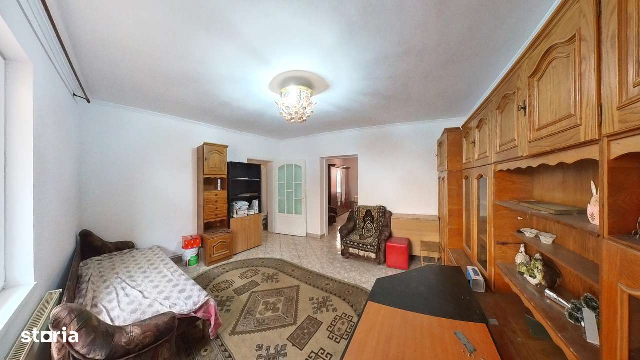 Casă spațioasă cu 6 camere si 2 garaje de 194 mp, în Tractorul, Brașov-13