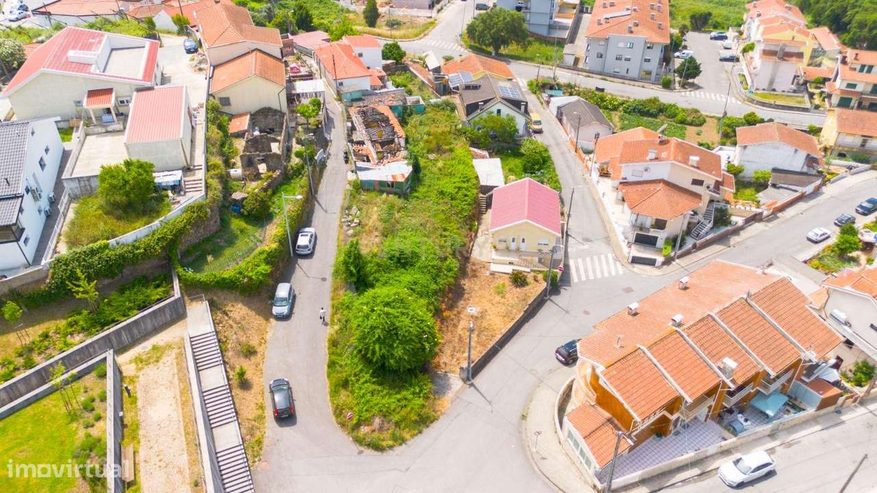 Terreno de 800 m² com Projeto Aprovado | Moradia T3 Contemporânea | Sã-33
