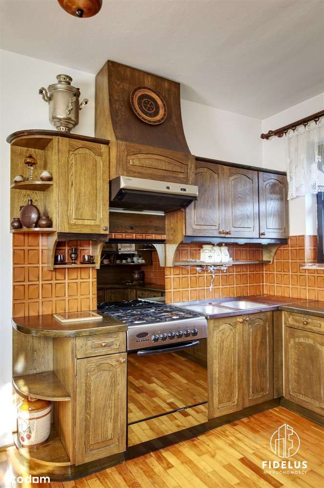 Dom w Kętach w stylu willi podmiejskiej-13