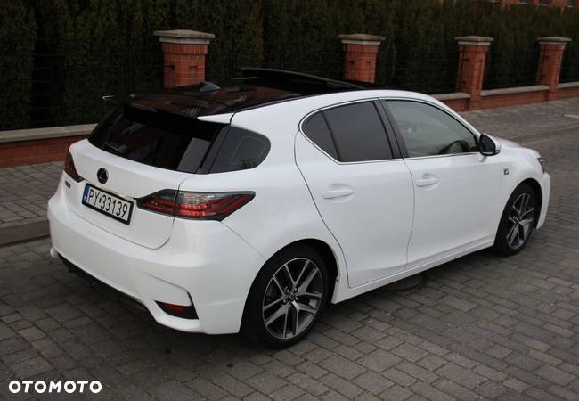 Lexus CT - 3