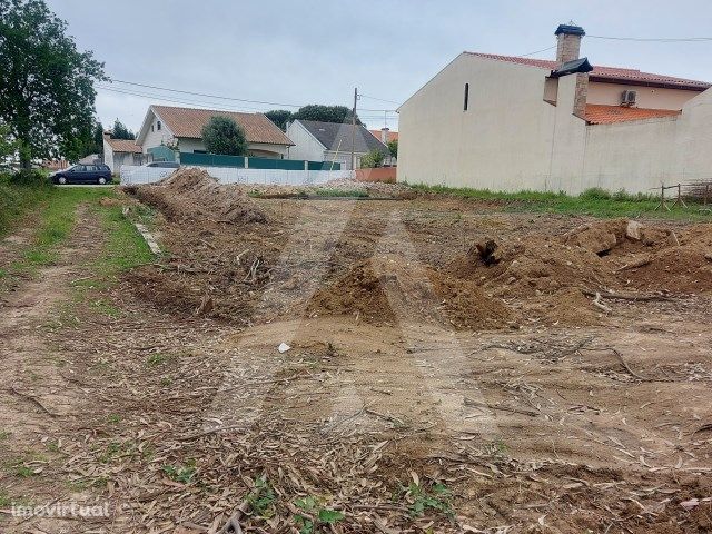 Terreno para construção de moradia unifamiliar situado em Aradas