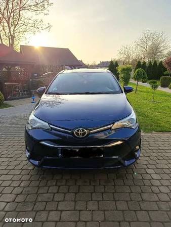 Toyota Avensis 2.0 D-4D Premium - 2