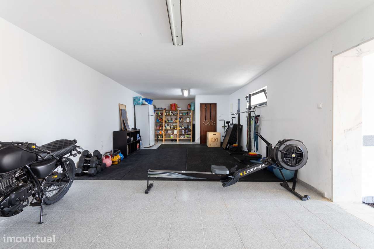 Oportunidade única: Moradia Isolada de Sonho em Famões: Conforto, Mode-34