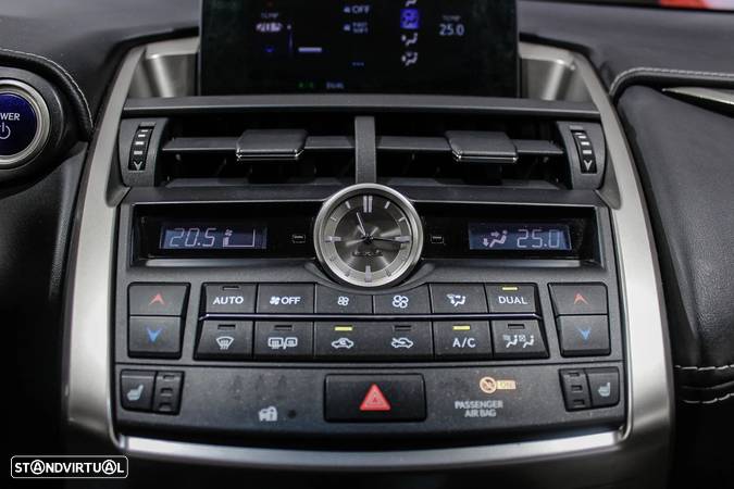Lexus NX 300h Executive Plus - 35