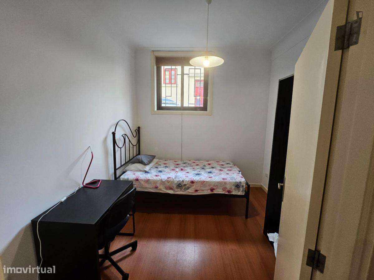 Quarto - localizado em Cedofeita Porto - Grande imagem: 5/10