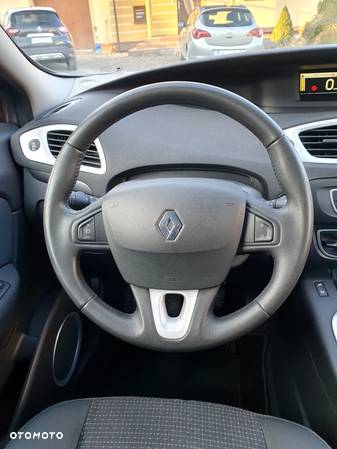 Renault Scenic 1.6 16V 110 Dynamique - 21