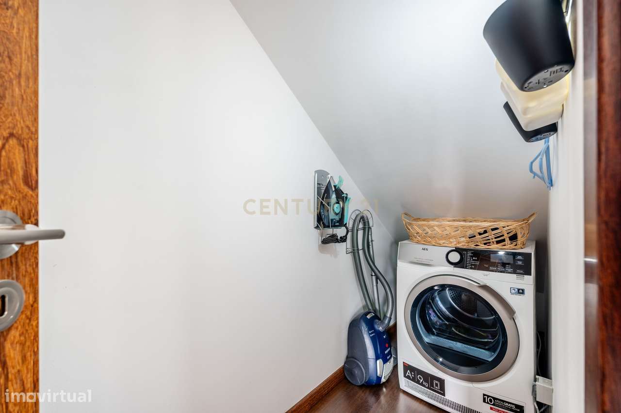 DUPLEX T2 DE CANTO COM AMPLAS VARANDAS E GARAGEM PERTO DA PRAIA!-19
