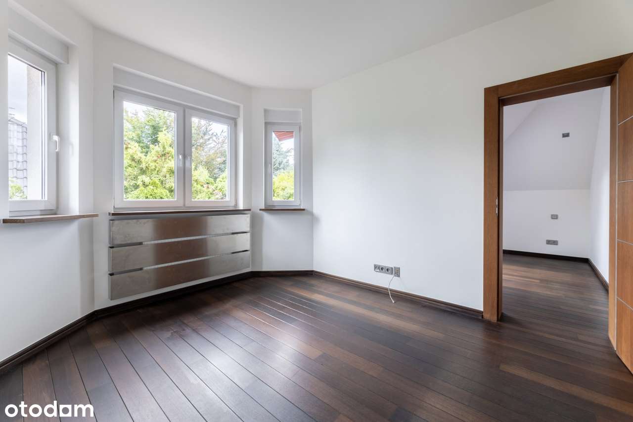 Dom na zamkniętym i strzeżonym osiedlu Zielonym w Chybach-14