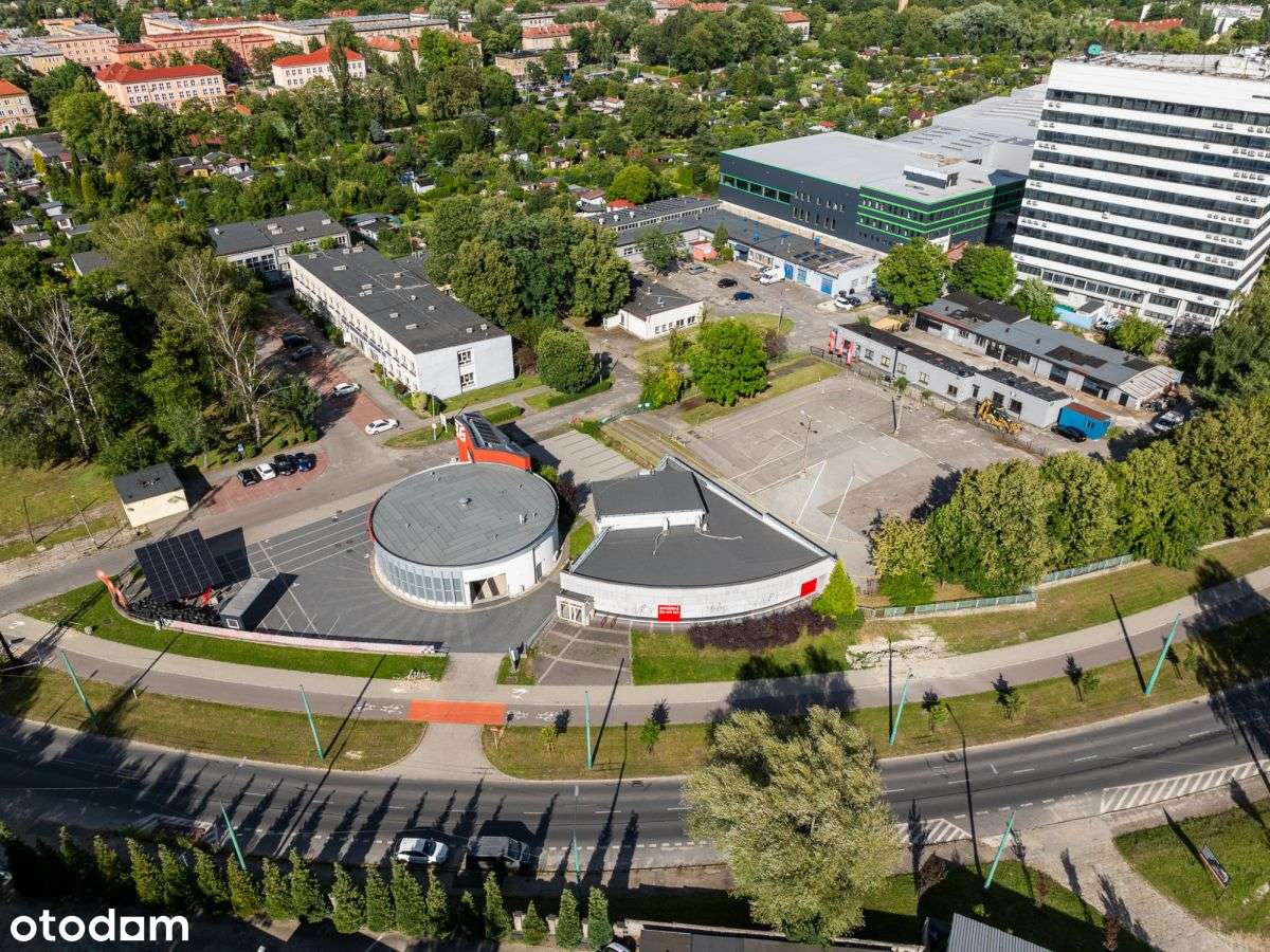 Budynek handlowo usługowy z dużą witryną - Pełny obrazek: 1/9