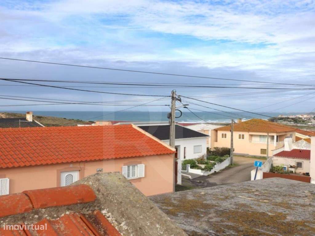 Moradia T3 com projeto aprovado e vista mar na Areia Branca-9