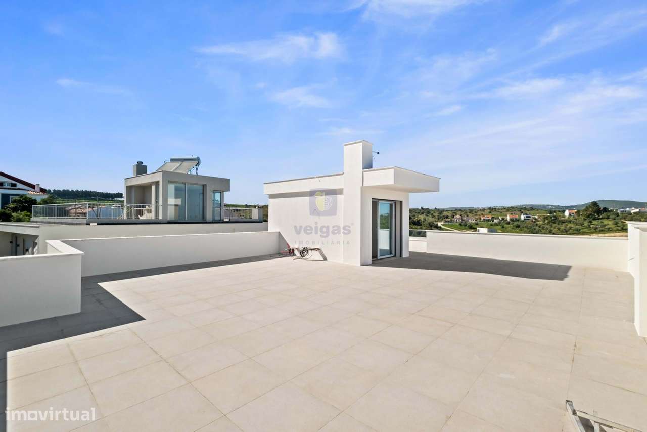 Moradia T5 Contemporânea com Piscina Aquecida – Santa Iria da Azóia-48