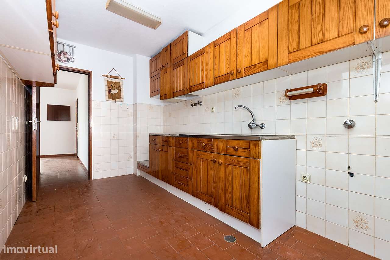 Apartamento T3 amplo e luminoso, numa das melhores zonas residenciais-6